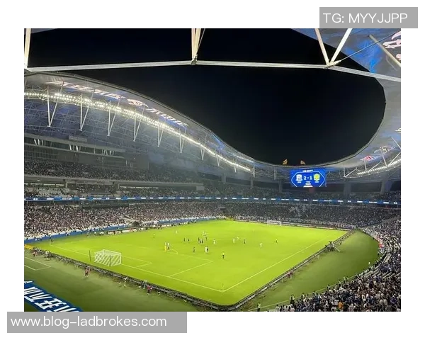 足球探场揭秘:走进球场背后的故事与激情体验 足球探场揭秘:走进球场背后的故事与激情体验