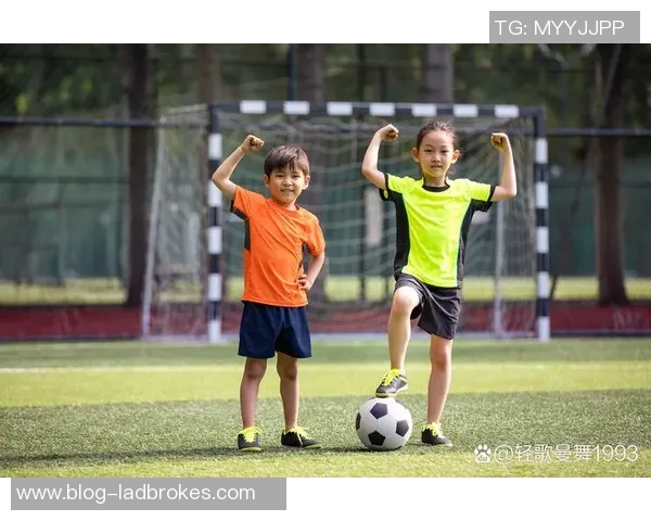 踢足球运动的魅力与技巧探索让我们一起感受绿茵场上的激情与团队精神